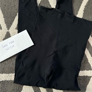 Blanqi postpartum+nursing support leggings